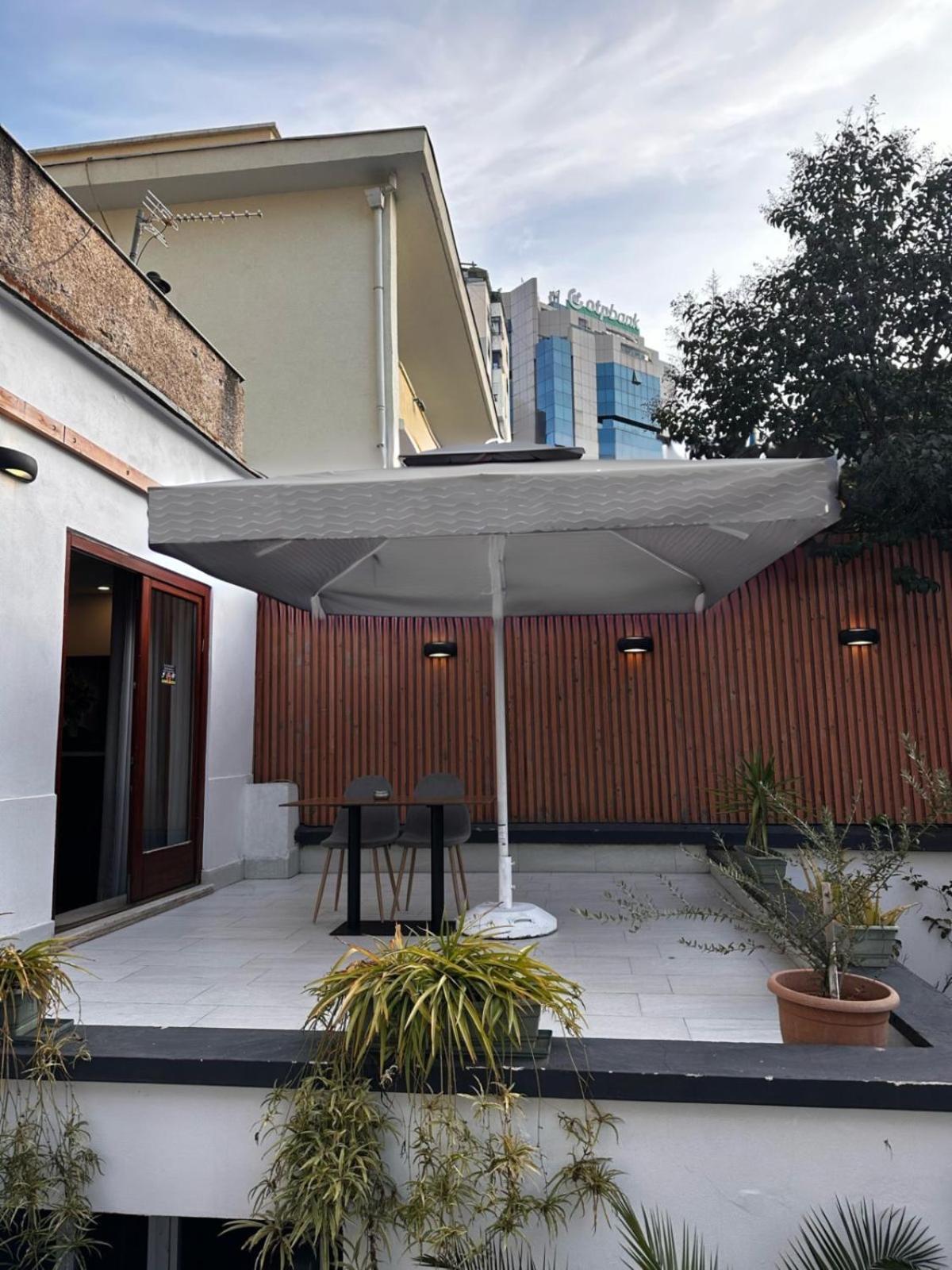 Studio In Bllok Tirana Exteriör bild